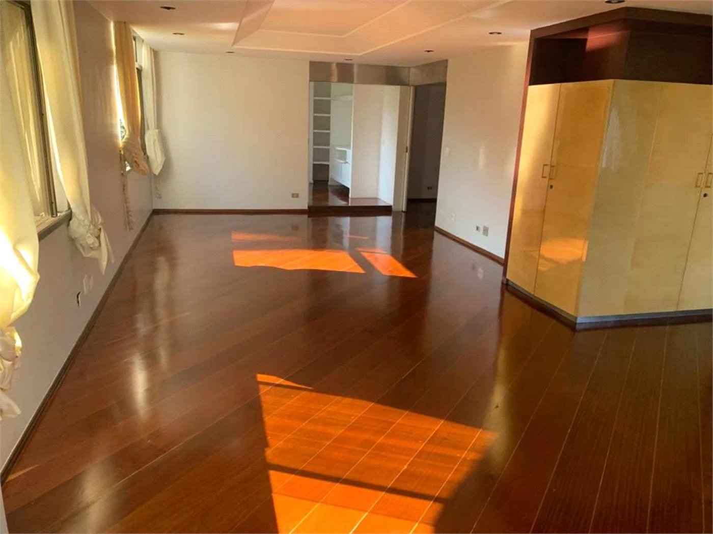 Apartamento à venda com 3 suítes em Paineiras do Morumbi, São Paulo, SP