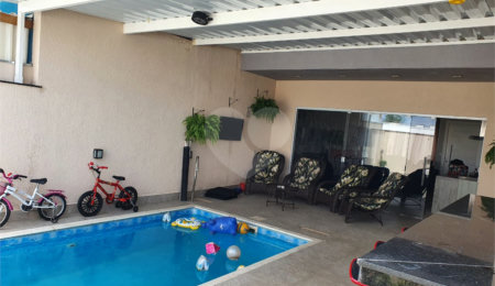 Casa à venda com 3 quartos, sendo 1 suíte,  no condomínio Horto Florestal Iii, Sorocaba - SP