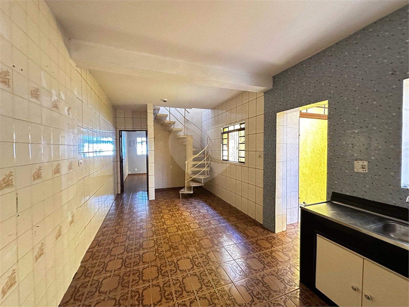 Sobrado à venda com 4 quartos, sendo 1 suíte, em Vila Amorim, Suzano, SP
