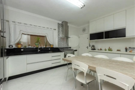 Sobrado à venda com 3 quartos, sendo 1 suíte, em Jardim Pinheiros, São Paulo, SP