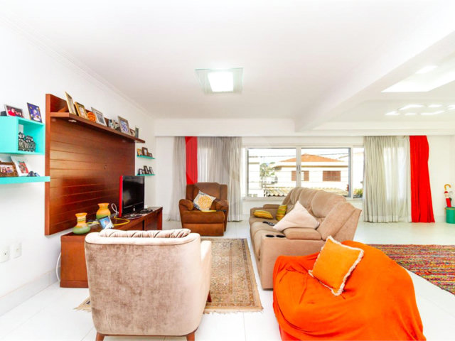 Casa à venda com 3 quartos, sendo 2 suítes,  em Vila Mariana, São Paulo, SP