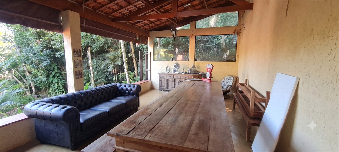 Casa à venda com 3 suítes no condomínio Parque Imperial da Cantareira, Mairiporã - SP