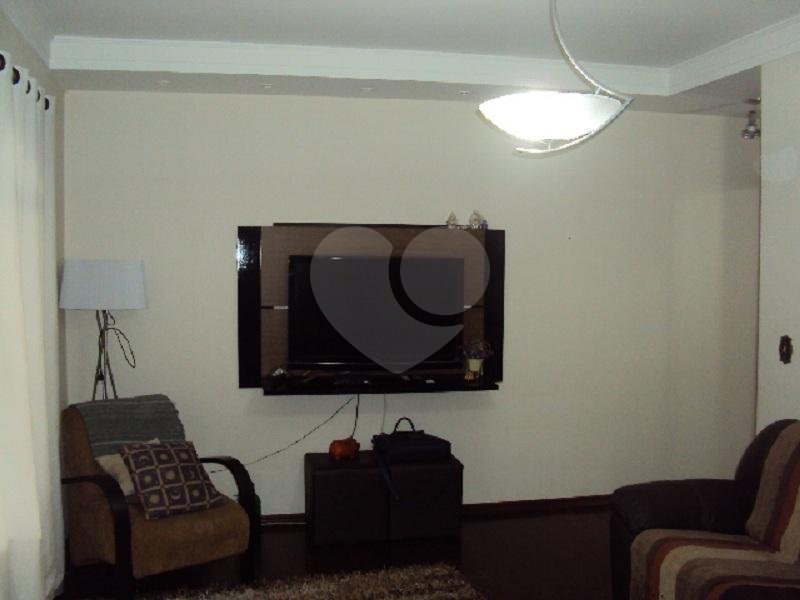 Sobrado à venda com 3 quartos, sendo 1 suíte,  em Jardim Pinheiros, São Paulo, SP
