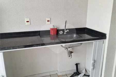 Apartamento à venda com 3 quartos, sendo 1 suíte,  em Vila Carrão, São Paulo, SP