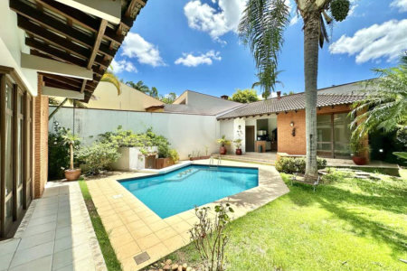 Casa à venda com 4 quartos, sendo 2 suítes,  no condomínio São Paulo Ii, Cotia - SP