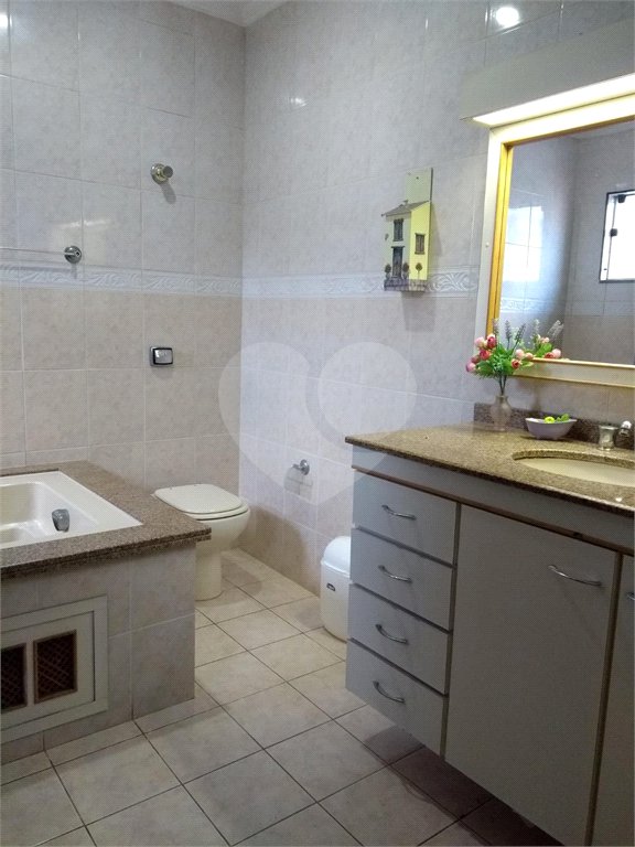 Sobrado à venda com 3 quartos, sendo 1 suíte,  em Vila Oliveira, Mogi das Cruzes, SP