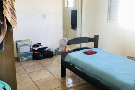 Casa à venda com 4 quartos, sendo 2 suítes,  em Vila Paulista, Mogi das Cruzes, SP