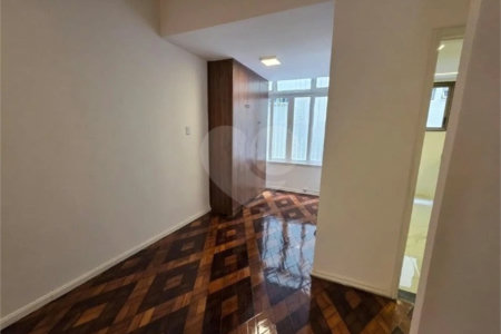 Apartamento à venda com 3 quartos, sendo 1 suíte, em Copacabana, Rio de Janeiro, RJ
