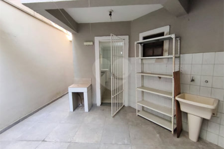 Sobrado à venda com 3 quartos, sendo 1 suíte, em Vila Nivi, São Paulo, SP