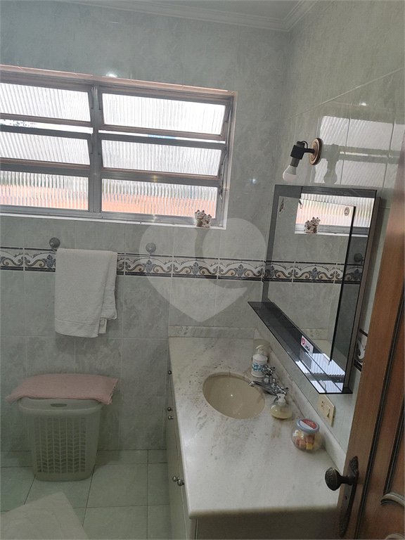 Casa à venda com 4 quartos, sendo 2 suítes, no condomínio Chácara das Rosas, São Paulo - SP