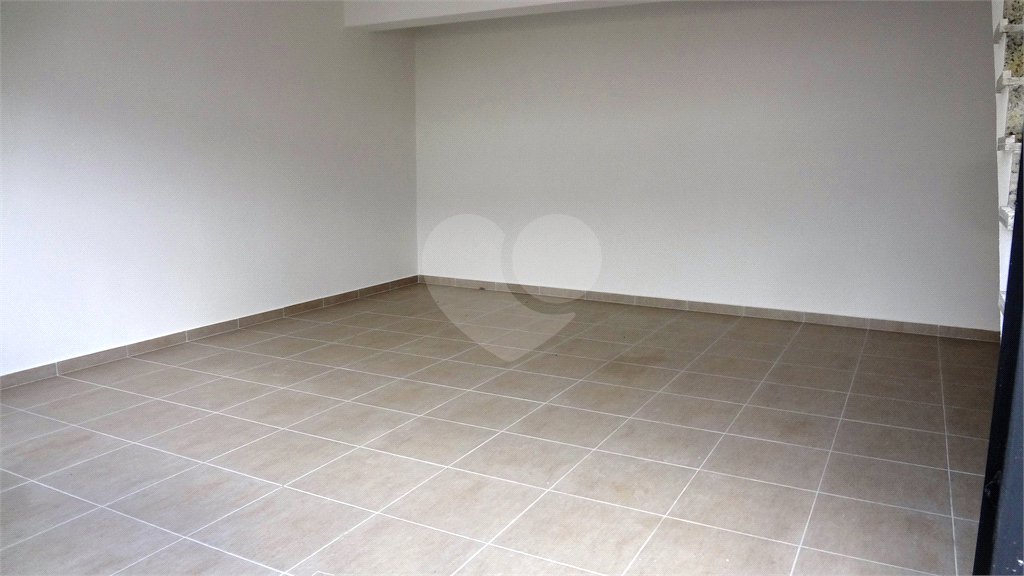 Sobrado à venda com 3 quartos, sendo 1 suíte,  em Vila Nivi, São Paulo, SP