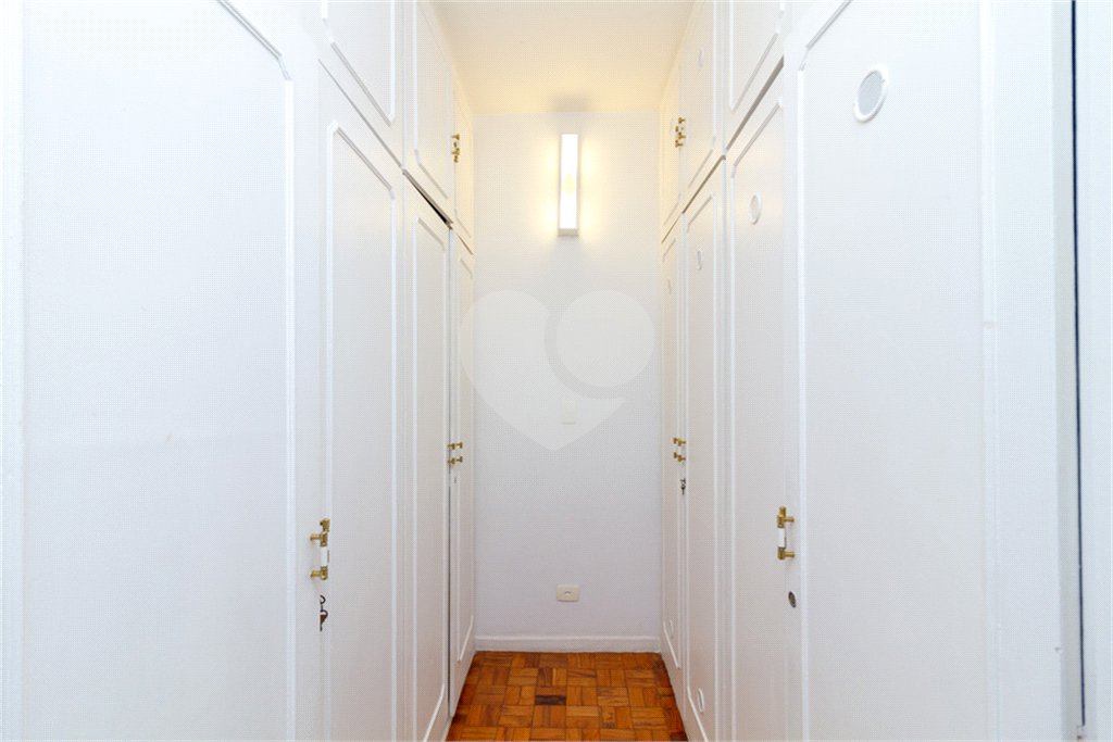 Apartamento à venda com 3 quartos, sendo 1 suíte, em Santa Cecília, São Paulo, SP