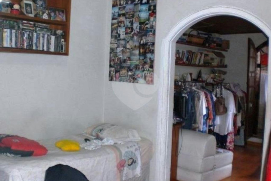 Sobrado à venda com 3 quartos em Jardim Peri, São Paulo, SP