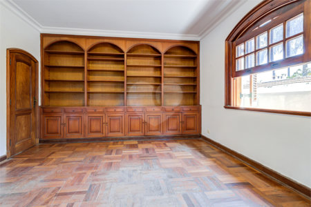 Casa à venda com 5 quartos, sendo 3 suítes, em Alto da Boa Vista, São Paulo, SP