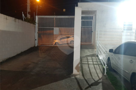 Casa à venda com 2 quartos, sendo 1 suíte,  no condomínio Pitangueiras, Mogi das Cruzes - SP