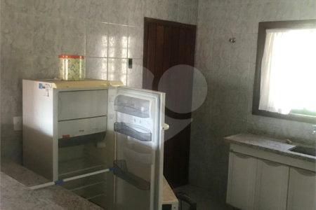 Casa à venda com 3 quartos, sendo 1 suíte,  no condomínio Marf II, Bom Jesus dos Perdões - SP