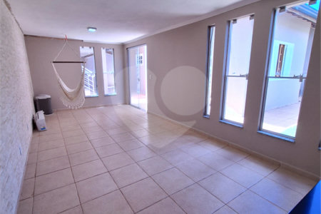 Casa à venda com 3 suítes no condomínio Bosque de Grevilea, Vinhedo - SP
