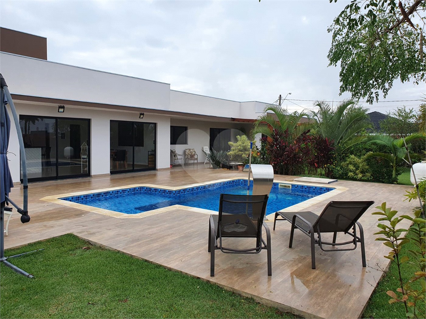 Casa à venda com 3 suítes no condomínio Village Ipanema 1, Araçoiaba da Serra - SP