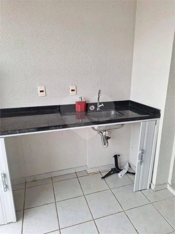 Apartamento à venda com 3 quartos, sendo 1 suíte,  em Vila Carrão, São Paulo, SP