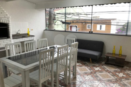 Sobrado à venda com 3 quartos, sendo 1 suíte, em Jardim Mauá, Mauá, SP