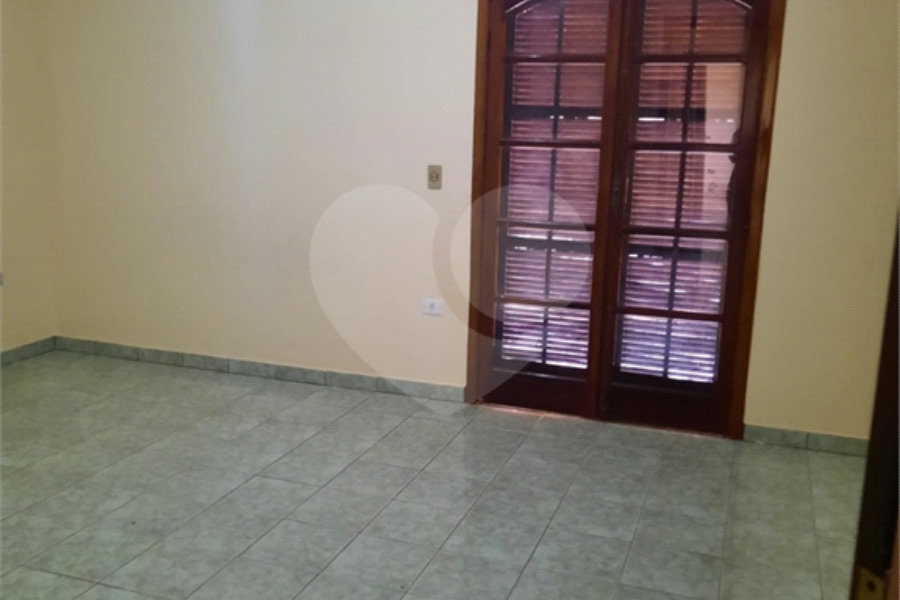 Sobrado à venda com 3 quartos, sendo 1 suíte, em Portal da Primavera, Cotia, SP