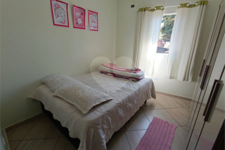 Sobrado à venda com 4 quartos em Jardim Esther, São Roque, SP