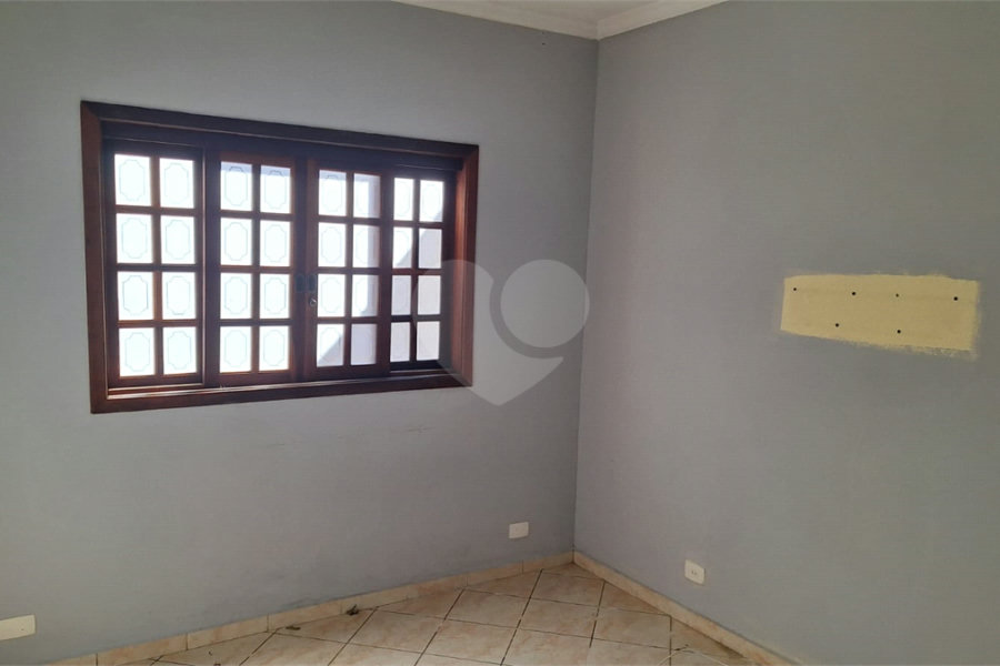 Sobrado para alugar com 4 quartos, sendo 3 suítes, em Vila Nivi, São Paulo, SP
