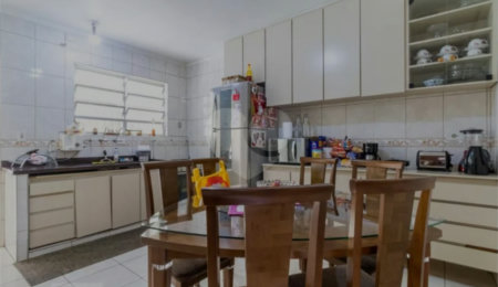 Sobrado à venda com 3 quartos, sendo 1 suíte,  em Campo Grande, São Paulo, SP