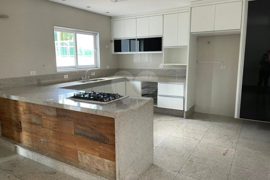 Casa à venda com 3 suítes no condomínio Quinta de Santo Antônio, São Paulo - SP