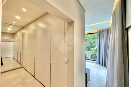 Casa à venda com 3 suítes no condomínio Reserva Santa Maria, Jandira - SP