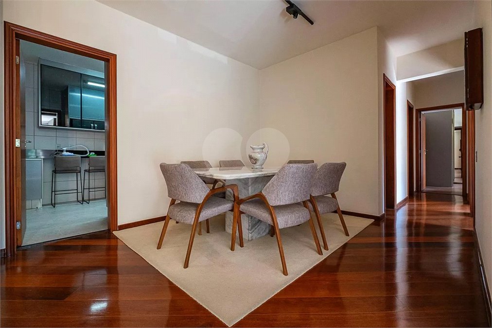 Apartamento à venda com 3 quartos, sendo 1 suíte, em Jardim das Bandeiras, São Paulo, SP