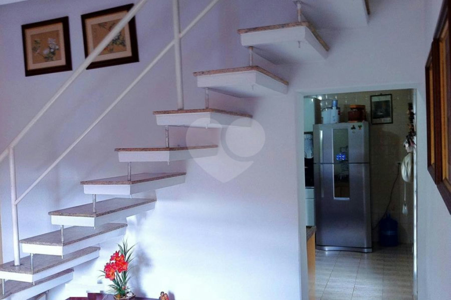Sobrado à venda com 3 quartos em Parada Inglesa, São Paulo, SP