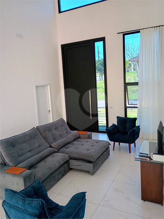 Casa à venda ou para alugar com 4 suítes no Centro, Jambeiro, SP