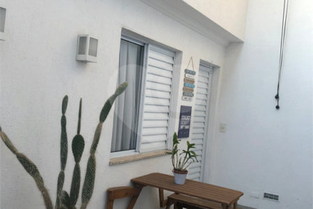 Sobrado à venda com 3 quartos, sendo 2 suítes,  em Vila Nivi, São Paulo, SP