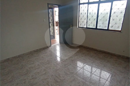 Sobrado para alugar com 2 quartos em Campo Grande, Rio de Janeiro, RJ