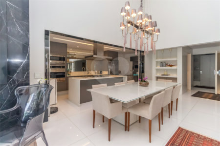 Apartamento à venda com 4 suítes em Campo Belo, São Paulo, SP