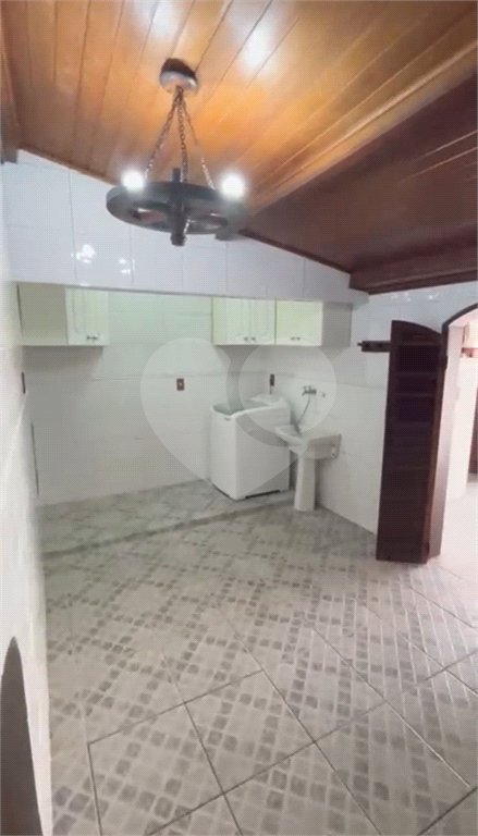 Casa à venda com 3 suítes em Vila Romana, São Paulo, SP