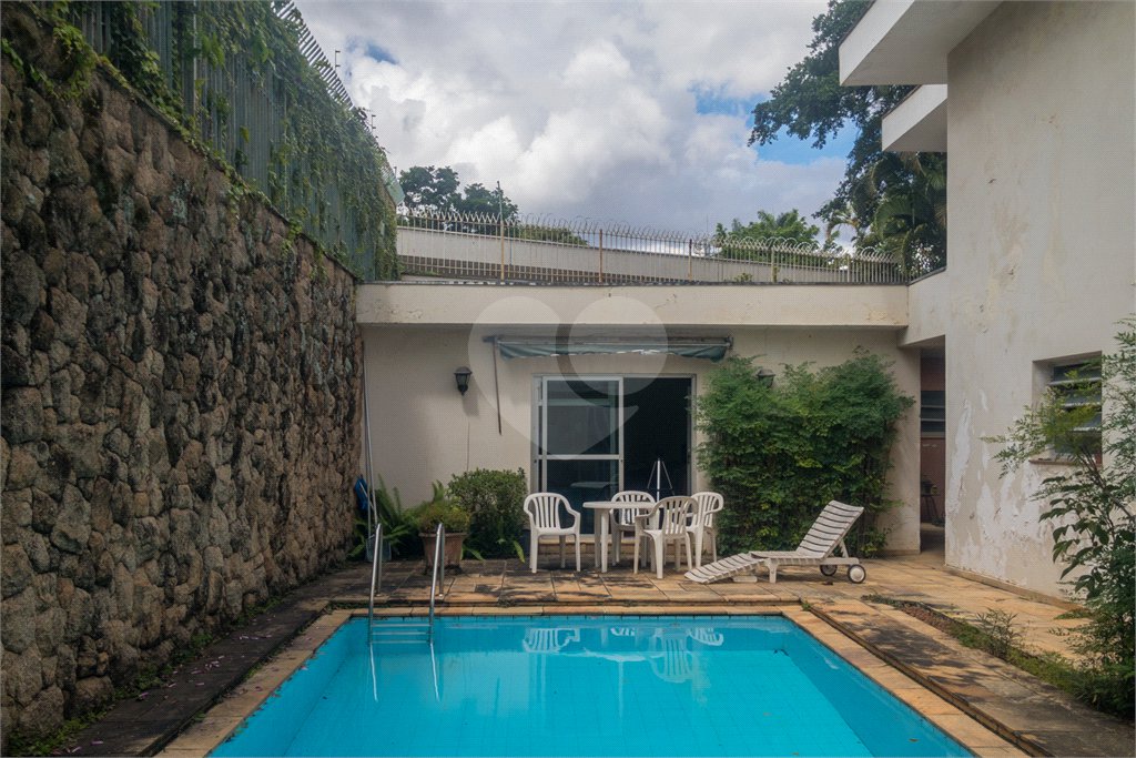Casa à venda com 3 quartos, sendo 2 suítes, em Granja Julieta, São Paulo, SP