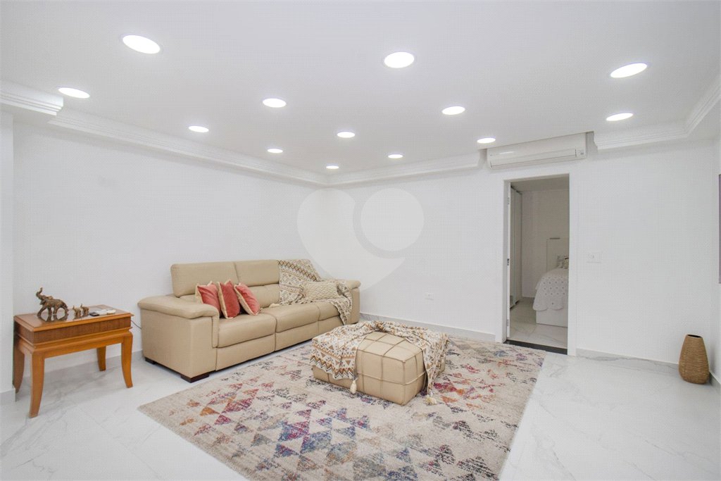 Casa à venda com 4 suítes no condomínio Conde D Eu, São Paulo - SP