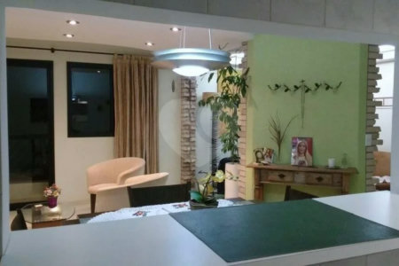 Apartamento à venda com 3 quartos, sendo 1 suíte, em Vila Monumento, São Paulo, SP