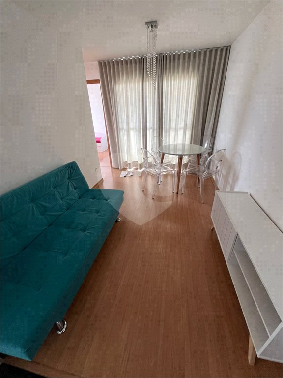 Oportunidade Única no Monte dos Pinheiros – Um lar completo esperando por você