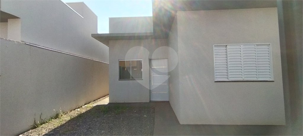 Casa à venda ou para alugar com 2 quartos, sendo 1 suíte, em Ipê, Três Lagoas, MS