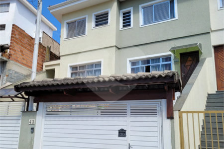 Sobrado à venda com 2 quartos em Vila Nivi, São Paulo, SP