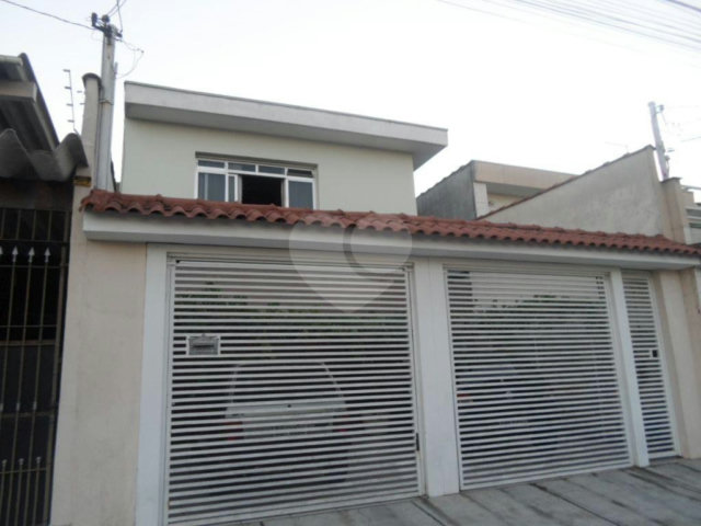 Sobrado à venda com 3 quartos, sendo 1 suíte,  em Tremembé, São Paulo, SP