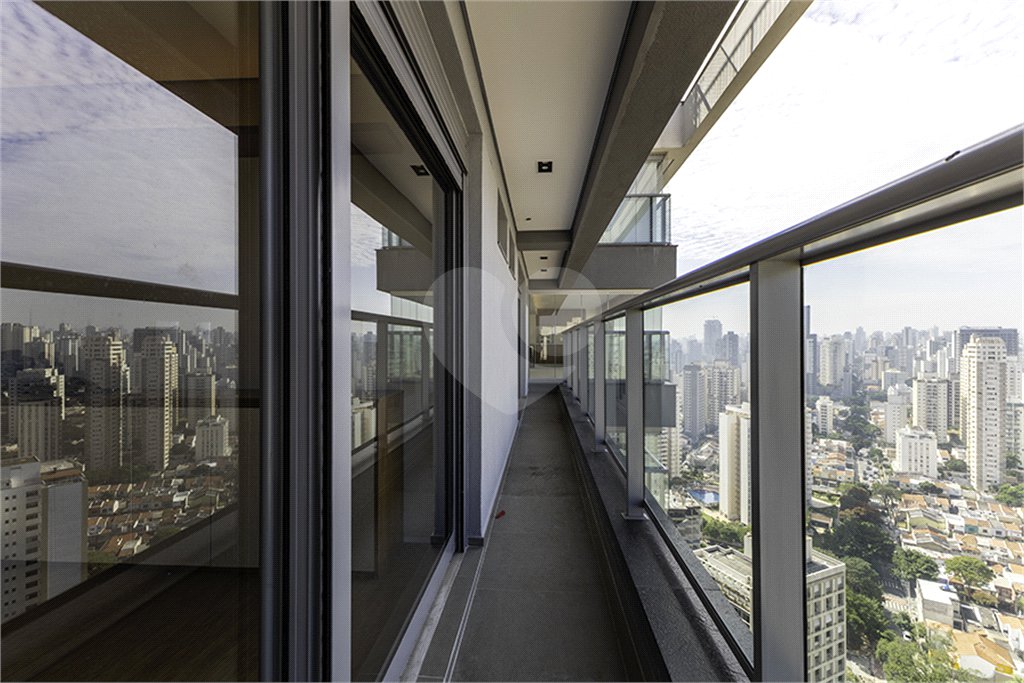 Apartamento à venda ou para alugar com 3 suítes em Água Branca, São Paulo, SP