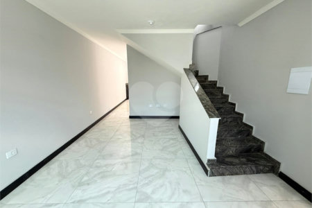 Casa à venda com 3 quartos, sendo 1 suíte, em Vila Rosália, Guarulhos, SP