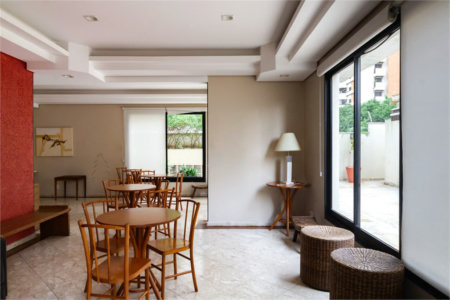 Apartamento à venda com 4 quartos, sendo 2 suítes,  em Vila Hamburguesa, São Paulo, SP