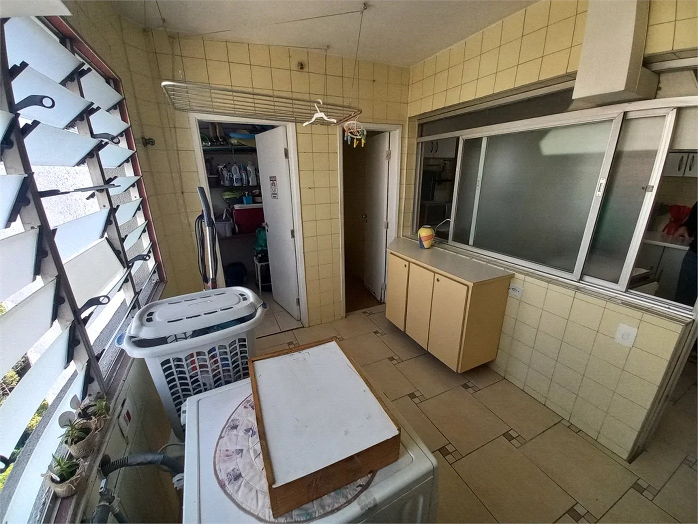 Apartamento à venda com 3 quartos, sendo 1 suíte,  em Vila Andrade, São Paulo, SP