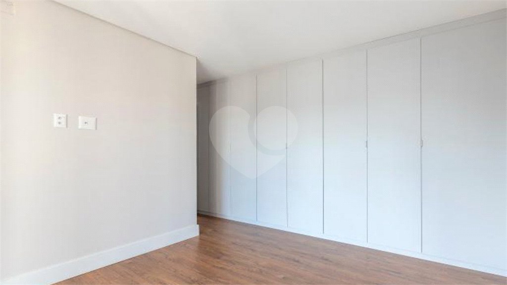 Apartamento à venda com 3 suítes em Moema, São Paulo, SP