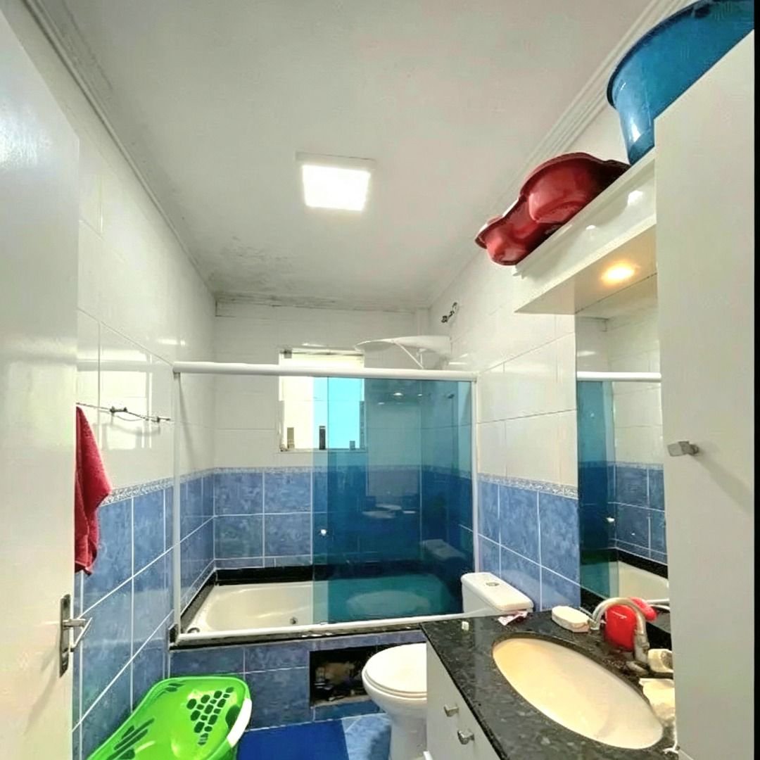 Casa com 3 dormitórios à venda, 210 m² por R$ 1.200.000,00 - Encruzilhada - Santos/SP